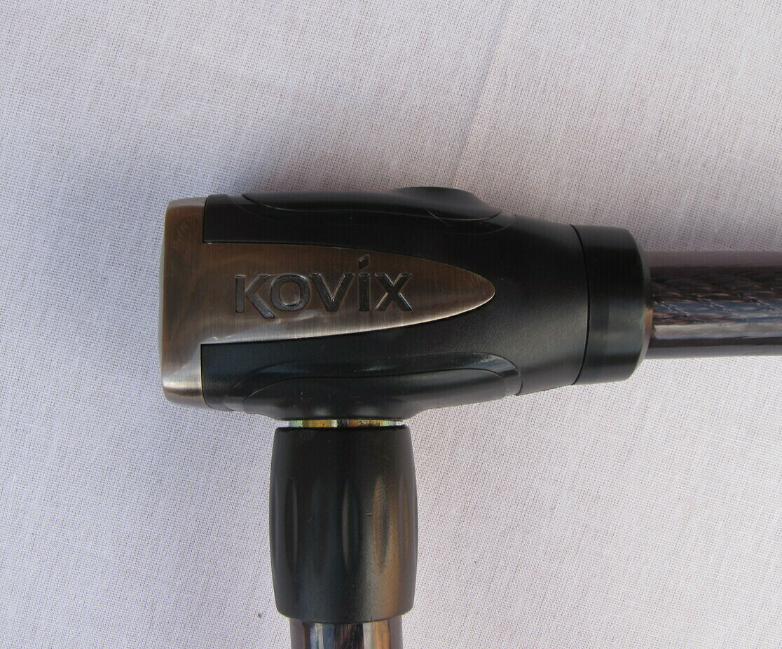 надежная электроника сигнализации и толстый трос защита мотоцикла от кражи. трос