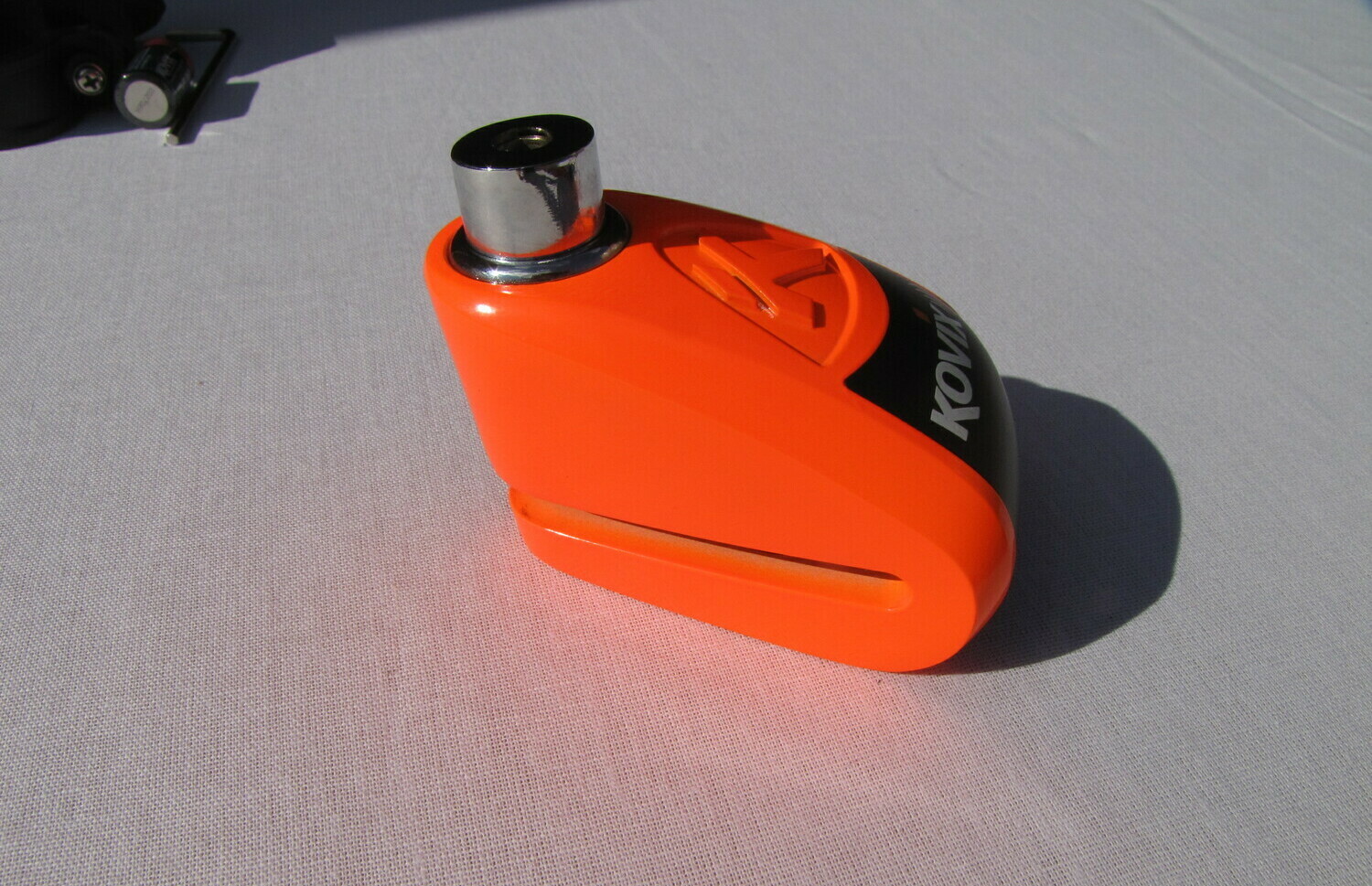 твердосплавный стержень запирает тормозной диск мотоцикла блокировка тормозного диска мотоцикла