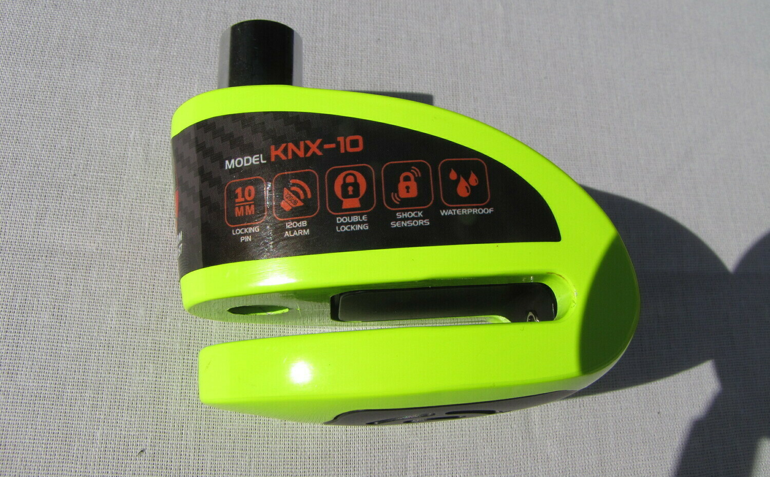 замок блокирует тормозной диск и включается сигнализация блокировка тормозного диска мотоцикла